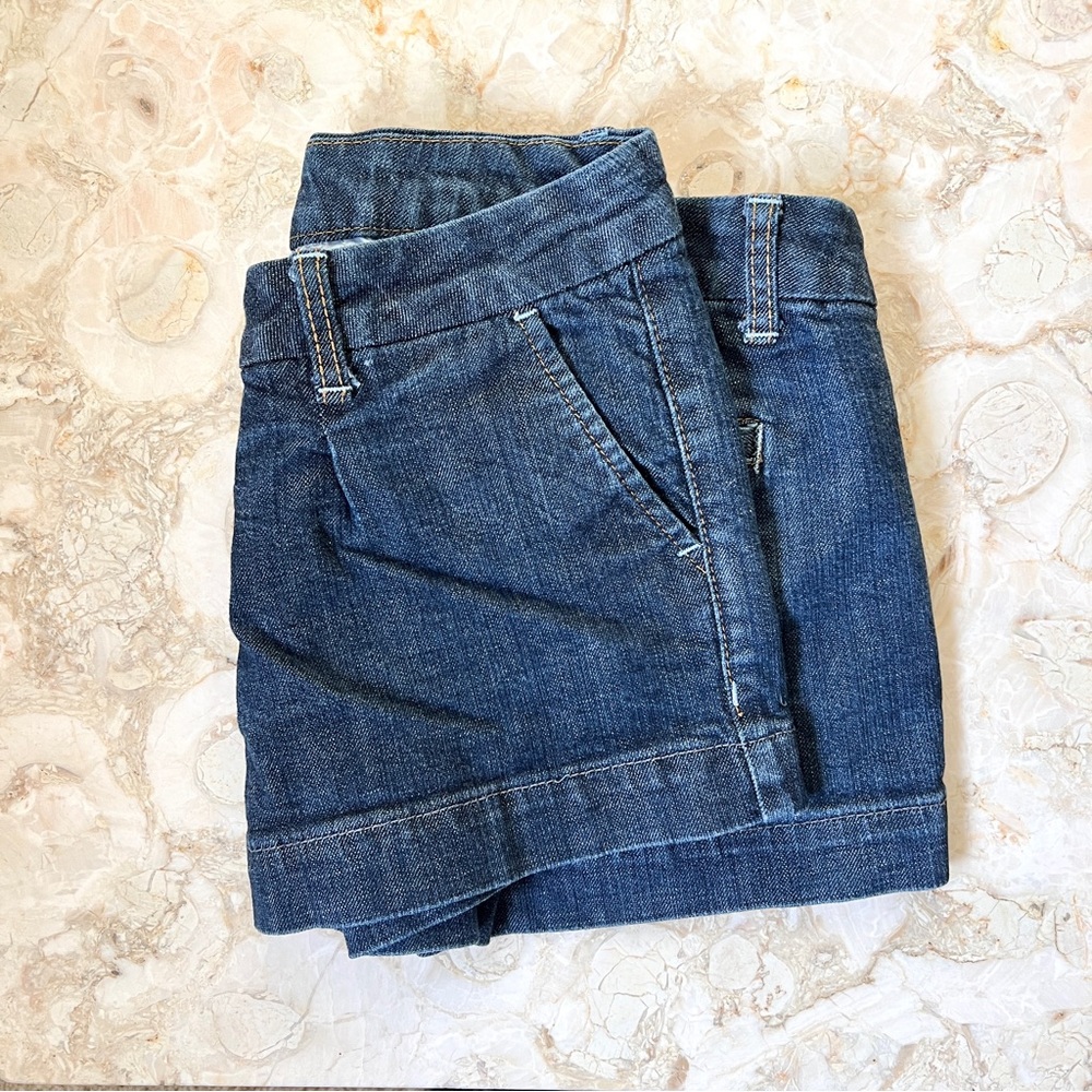 American Rag Spring Break Jean Short Shorts with Flattering Pleats and Curves 7 - Picture 3 of 7